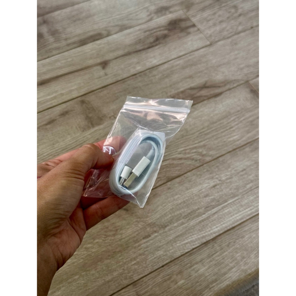 Brand New in Package Old IPhone, IPad, IPod Charging Cord - Picture 1 of 3